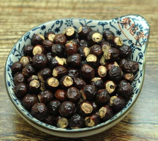 荔枝圖片，荔枝干圖片，荔枝吃多了會(huì)上火嗎