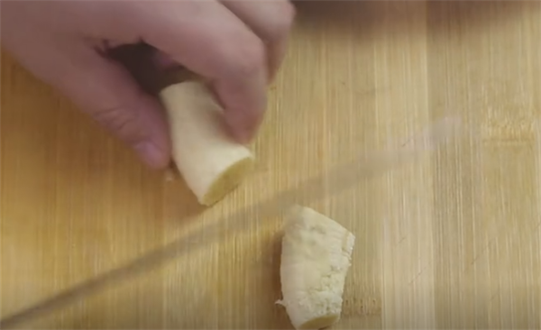 蝴蝶水果拼盤制作視頻 創(chuàng)意水果拼盤制成的動物