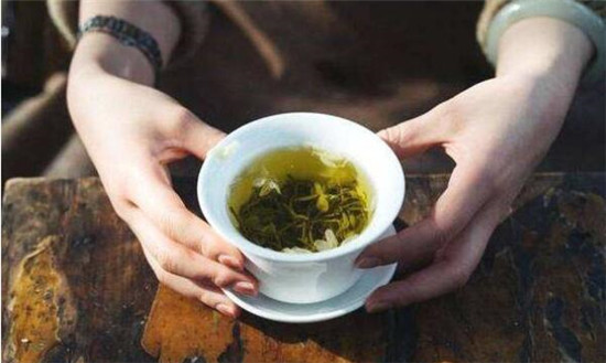 蒲公英茶的功效與作用及禁忌，蒲公英茶對(duì)女性的作用